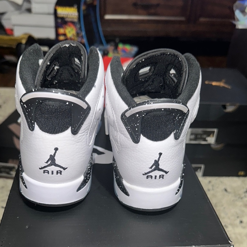 Air Jordan 6 Retro - White and Black - Picture 3 of 4